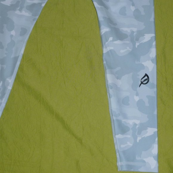 Ptula cute frosted camo legging size Small - Picture 8 of 10